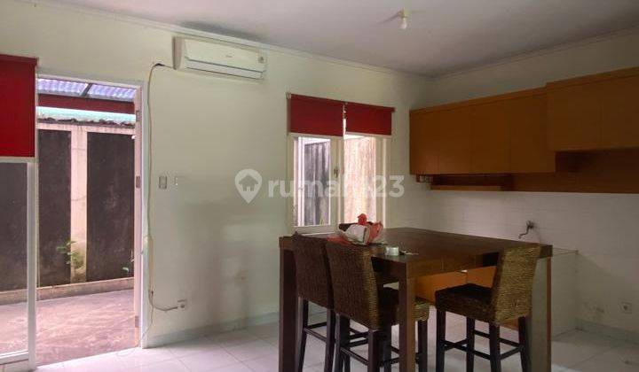 Disewa Sevilla Bsd 3 Kamar Semi Furnished Lokasi Strategis  2