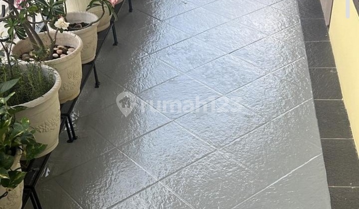 For Sale: Large 2-Story House + 4-Door Rental Unit Bonus 2