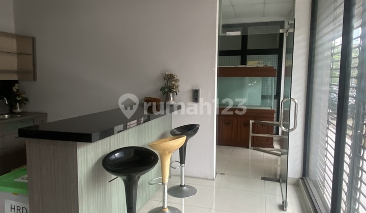 Ruko Huk Puri Kencana Jakarta Barat Siap Pakai 3,5 Lantai Sudah Renov  2