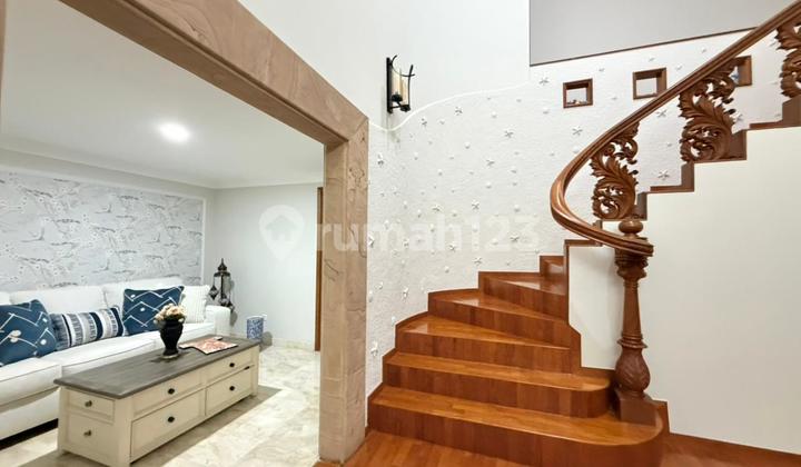 Rumah Castle Hoek Furnished Siap Huni di Puspita Loka Bsd City 2