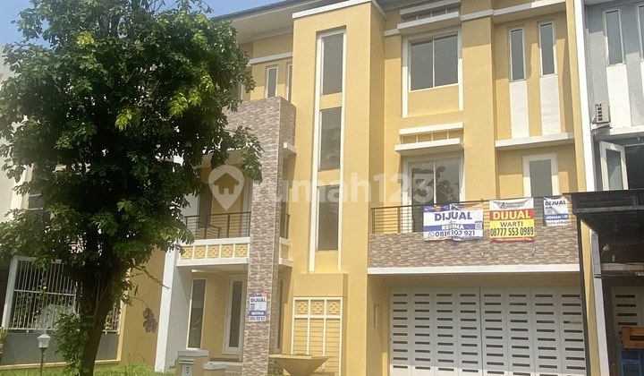 3-story house Location in Front of Sutera Onyx Alam Sutera