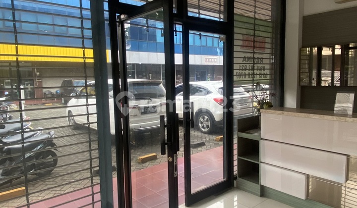 Ruko Huk Puri Kencana Jakarta Barat Siap Pakai 3,5 Lantai Sudah Renov  1