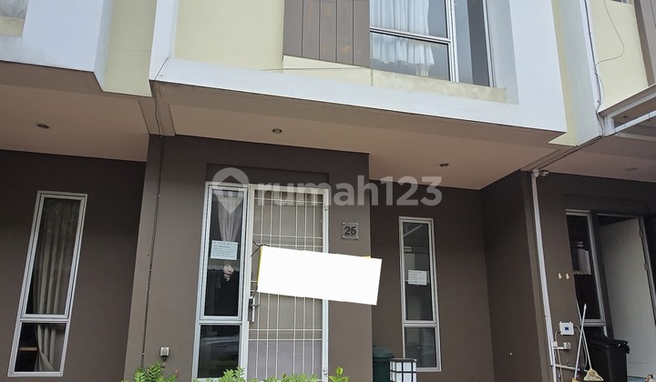 For Sale House in Malibu Village Gading Serpong 2