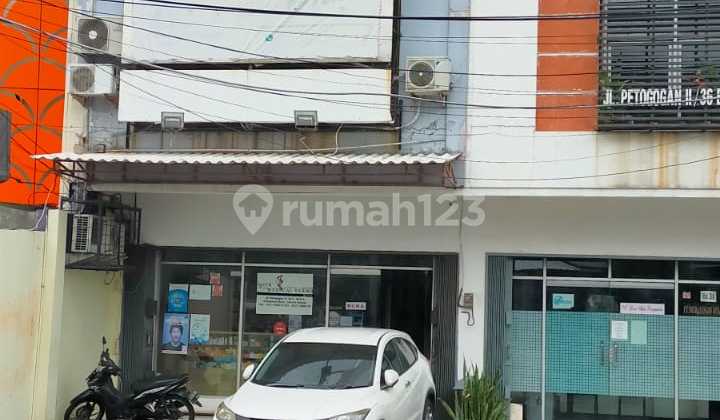 For Rent Strategic Location Ruko in Kebayoran Baru
