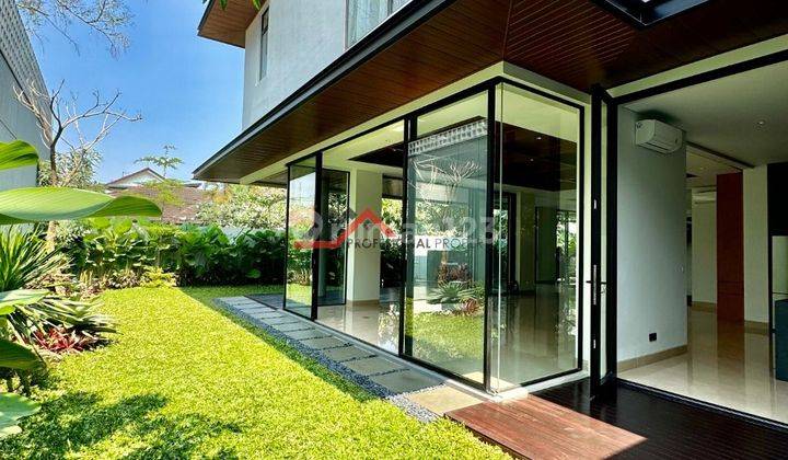 Kemang Brand New Luxurious Modern House With Strategis Location  2