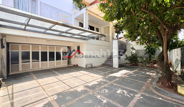 Rumah Modern Minimalis Dekat Ke Mrt Area Lebak Bulus, Jakarta Selatan