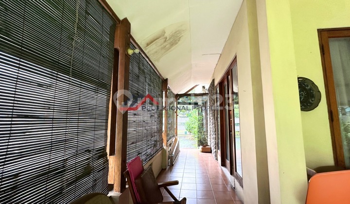 Rumah dengan Halaman Luas Tenang Lokasi Strategis Area Cilandak Jakarta Selatan 2