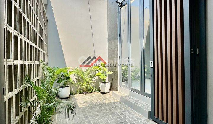 Pondok Indah, Brand New Modern Minimalis Lokasi Dekat Ke Mall Pim 2