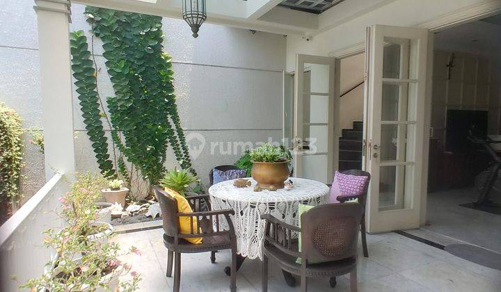 Sewa Rumah Luxury Gaya Belanda, dr. Sutomo Surabaya 2