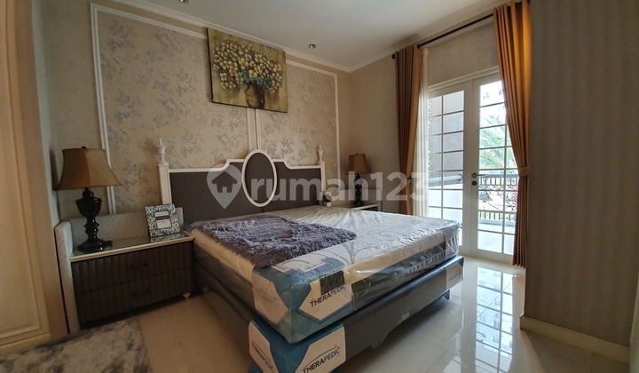 Sewa Rumah Town House Riviera Mansion Waterplace Pakuwon Indah 2