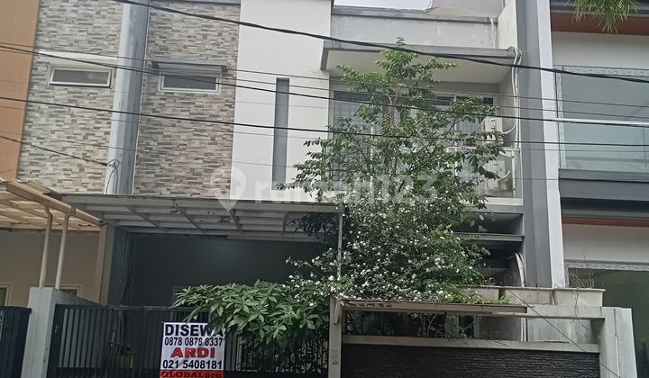 Rumah Bagus bersih mewah Furnished SHM