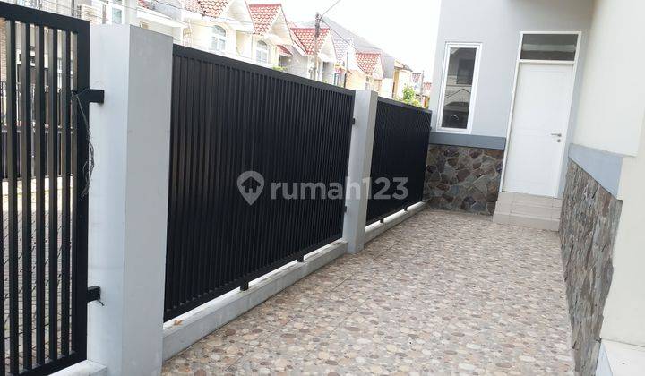 Rumah Bagus Unfurnished SHM Taman Surya, Jakarta Barat 2