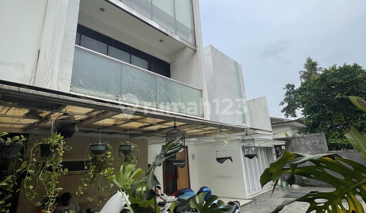 Rumah di Jl. Kemang Timur , Kemang