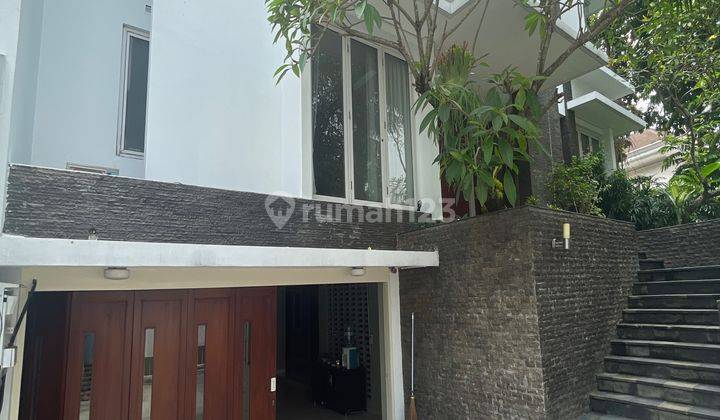  Rumah Bagus 3 Lantai Semi Furnished Pondok Indah 1