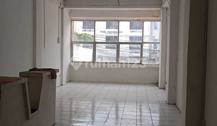 4-Story Shop House Radio Dalam Raya 190 Million/Year