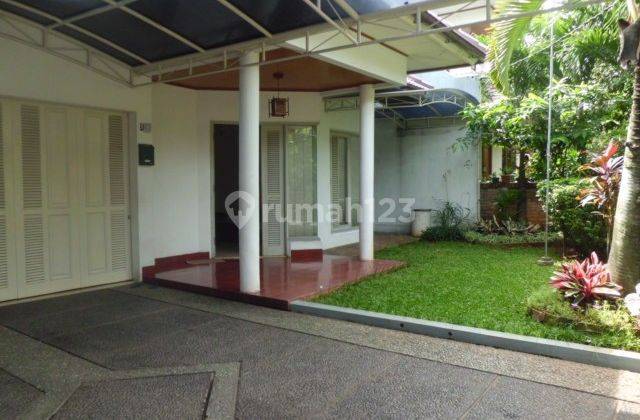 Townhouse Pejaten Barat Lt. 400m Lb. 300 M , 200 Jt thn 1