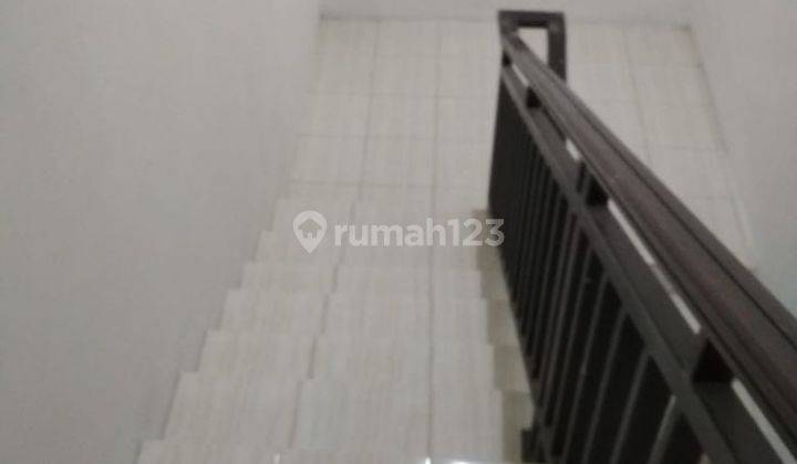 Rumah Prajadalam Lt. 145 M lb.220 M2, 2,5 Lantai , 3,8 M 3