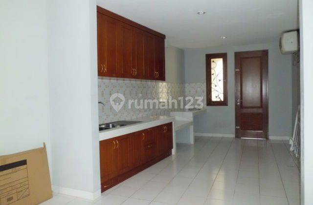 Rumah Radio Dalam Fullfurnis Lt.200 M lb. 160 M, 220 Jt Thn 5