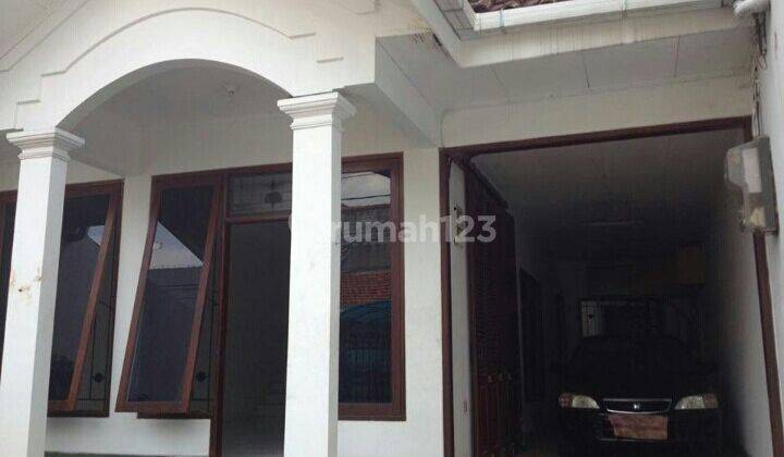 Rumah Dekat Radio Dalam Lt. 148m. Lb 180 M. 3,5 M 1