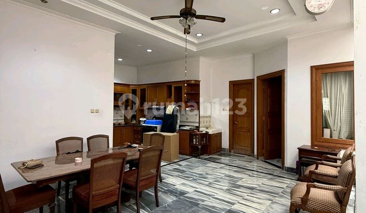 House on Kemang Street, Land Area 155 sqm / Building Area 200 sqm, 4 Bedrooms.