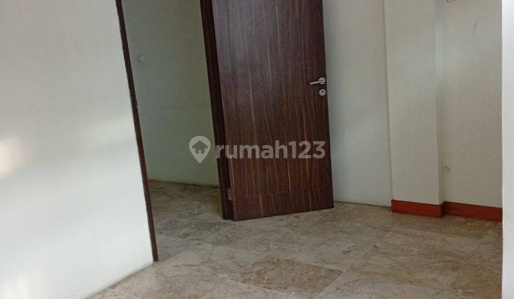 Ruko 3,5 Lantai, Dalam Komplek Wijaya Kby Baru , 240 Jt Thn 2