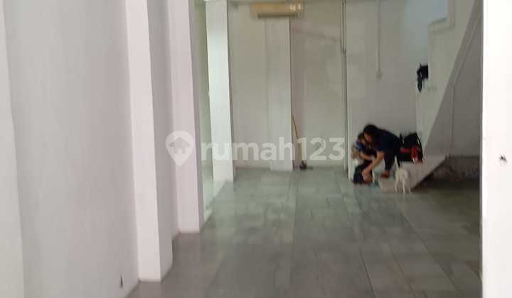 4-Story Shop House Radio Dalam Raya 190 Million/Year