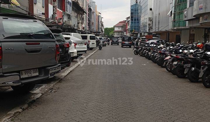 Ruko 3,5 Lantai, Dalam Komplek Wijaya Kby Baru , 240 Jt Thn 1