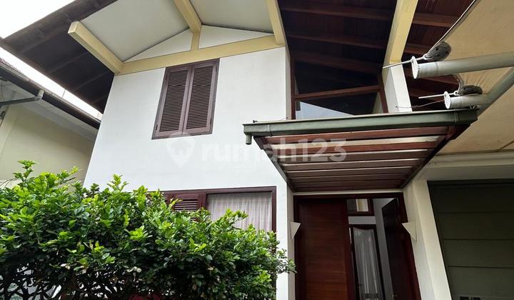 Rumah Taman gandaria Kebayoran baru Lt. 250 m/Lb, 200 m, dekat gandaria City , 275 jt/thn