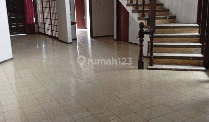 Rumah bagus bisa kantor Jl.A,Yani Kota Padang 250 jt / thn, unfurnnis 2