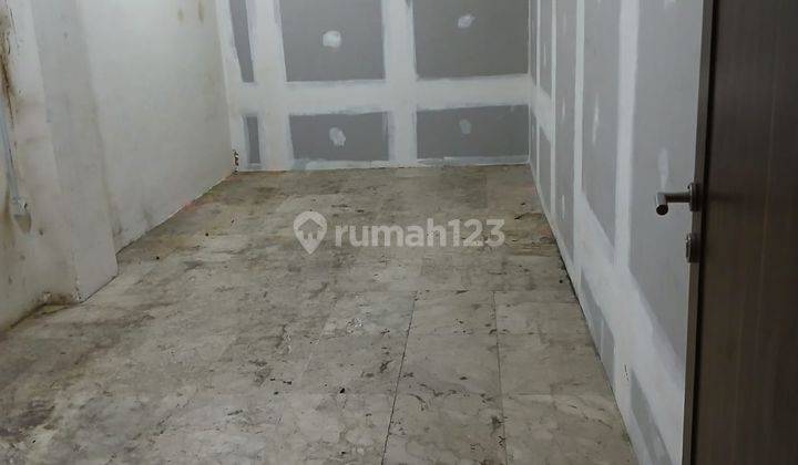 Ruko 4 Lantai Dalam Komplek Wijaya Kby Baru , 250 Jt Thn 2