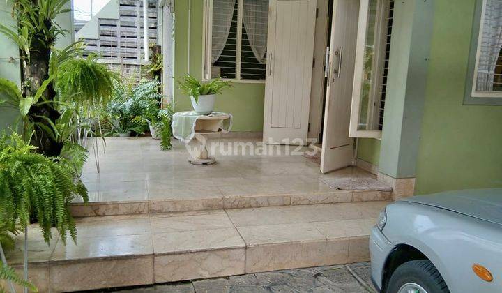 Rumah Hook di Griya Loka Bsd 1