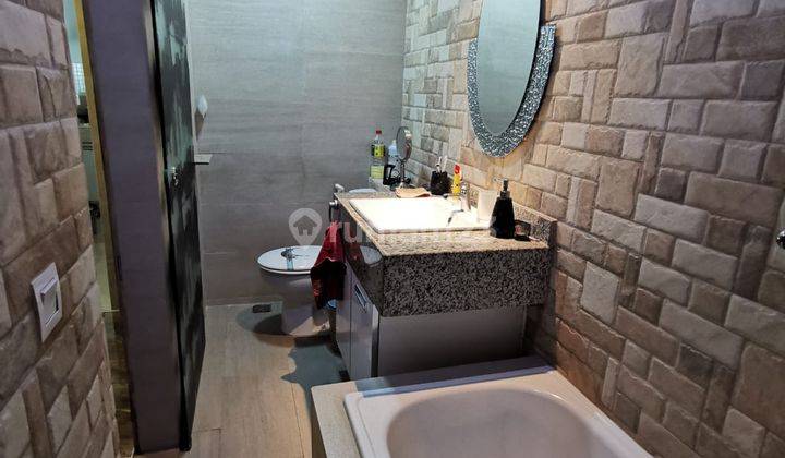 Apartemen di Sewa Cepat Semi Furnished di St Moritz 3