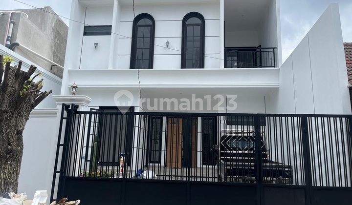 Dijual Rumah Brand New Modern House Open Space Design BSD Nusaloka