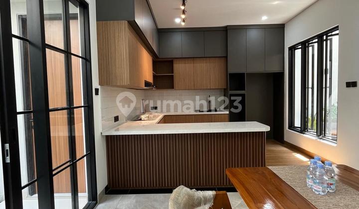 Rumah 2 Lantai Desain Modern Kontemporer di Taman Chrysant Bsd Rumah 2 Lantai Desain Modern Kontemporer di Taman Chrysant Bsd