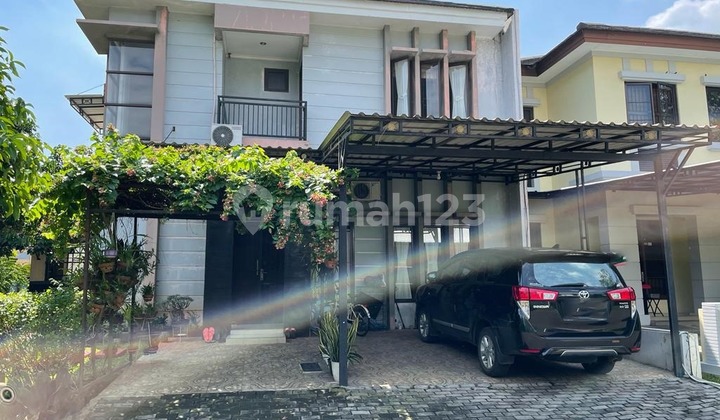 Rumah Rapih dan Adem Lingkungan Masjid di Brazilian , De Latinos BSD