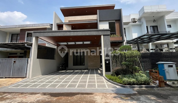 Rumah 2 Lantai Desain Modern Kontemporer di Taman Chrysant Bsd