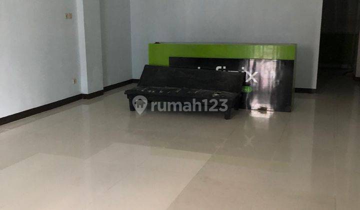 Ruko Pusat Bisnis Kawasan Ramai di Komplek Ruko Roxy Mas 2