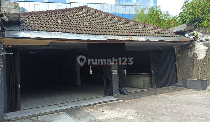 Bangunan Ex Rumah Makan di Pinggir Jalan Letjend Suprapto 1