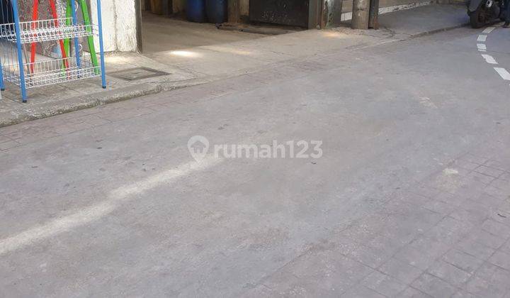 Rumah + Gudang Hitung Tanah Strategis di Panglima Polim Raya