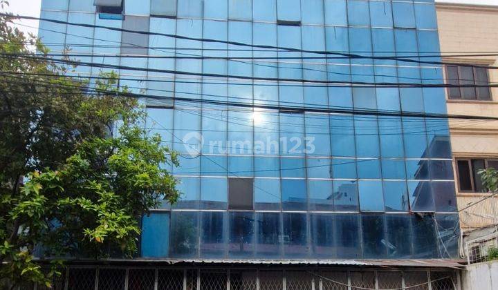 Ruko Siap Pakai Strategis di Tiang Bendera Kota Tua 1