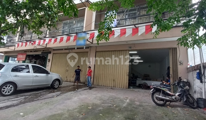 Quick Sale of a Shop House on Haji Nawi Raya 1