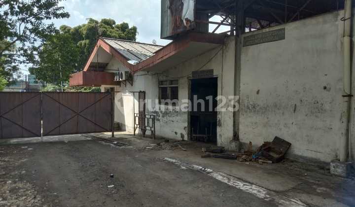 Quick Sale Warehouse in Tajur