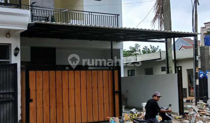 New 2-Story House on Jl Boulevard Regensi Villa Melati Mas Serpong South Tangerang