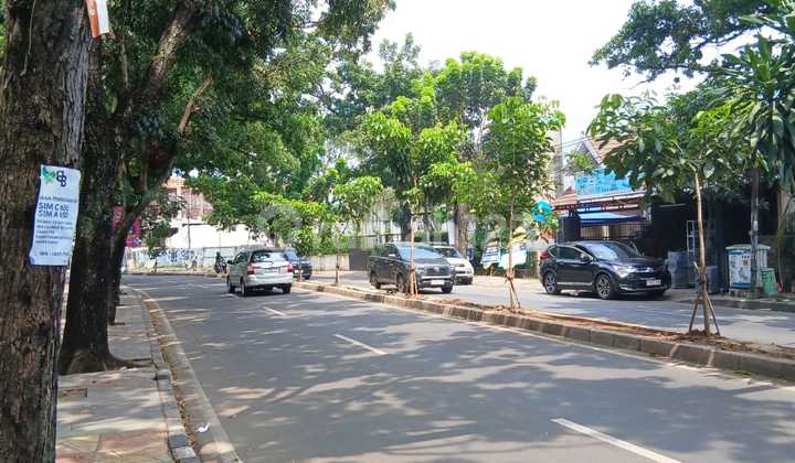 Rumah 1,5Lt untuk Komersial Jl Raya Kencana Loka Bsd Tangerang Selatan 2