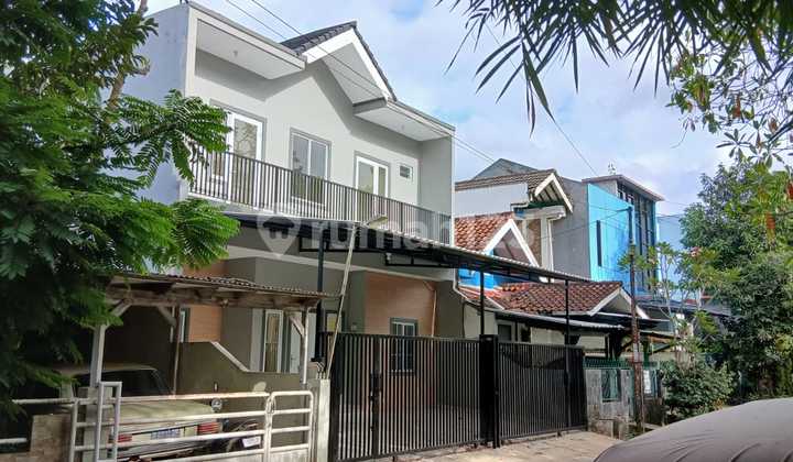 Bebas Banjir, Rumah, 2 Lantai, SHM, Siap Huni di Griya Loka Sek 1.1 Bsd Tangerang 2