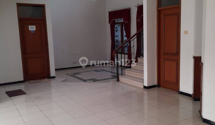 Disewakan Rumah Meewah Tengah kota siap huni Di cemara Pastetur Bandung 2