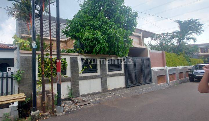 Rumah siap huni Jl. Kecubung Duren Sawit, akses ke Jl. Kol. Sugiono 1