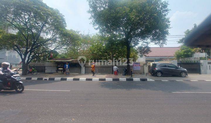 RUMAH  TUA...HITUNG  TANAH lt.715 x.Rp.19jtm2.....Lokasi Strategis Rawamangun di Cipinang Baru Timur Raya,  pinggir jalan cocok untuk kantor/usaha, SHM 2