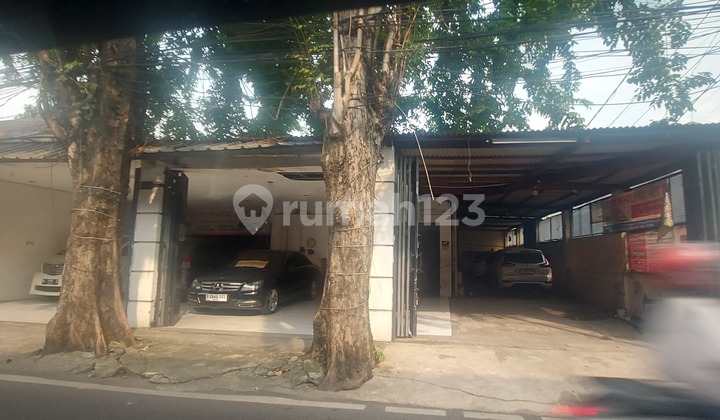 Renovated House for Showroom on Jl Pondok Kopi Raya* Land Area 309m², Building Area 140m² 5 Br, 5 Bt Strategic Location Near Bintara Toll Gate. Islamic Boarding School and Other Public Facilities.