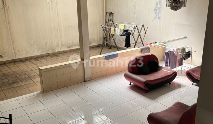 Billy Moon's House Must Go